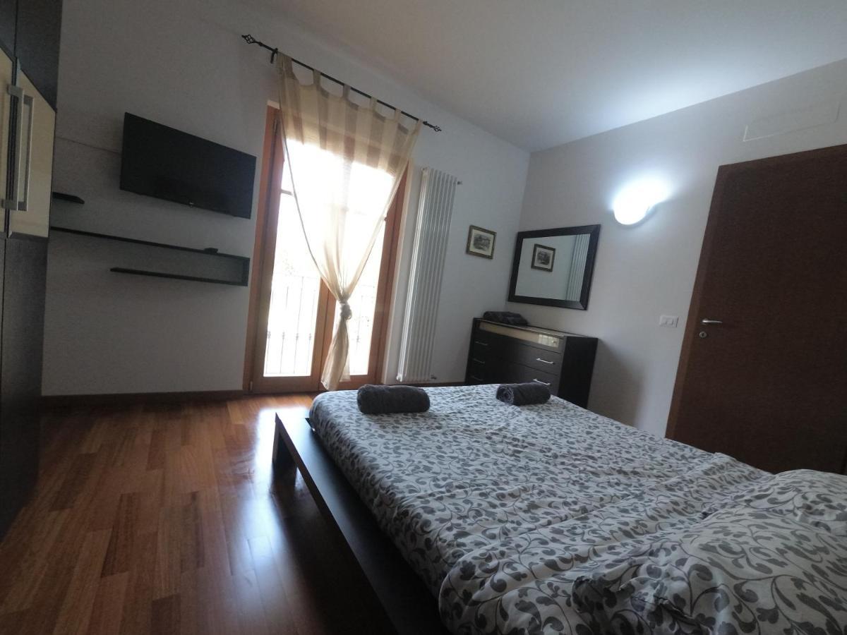 מנרבה דל גארדה Blu & Green Appartment מראה חיצוני תמונה