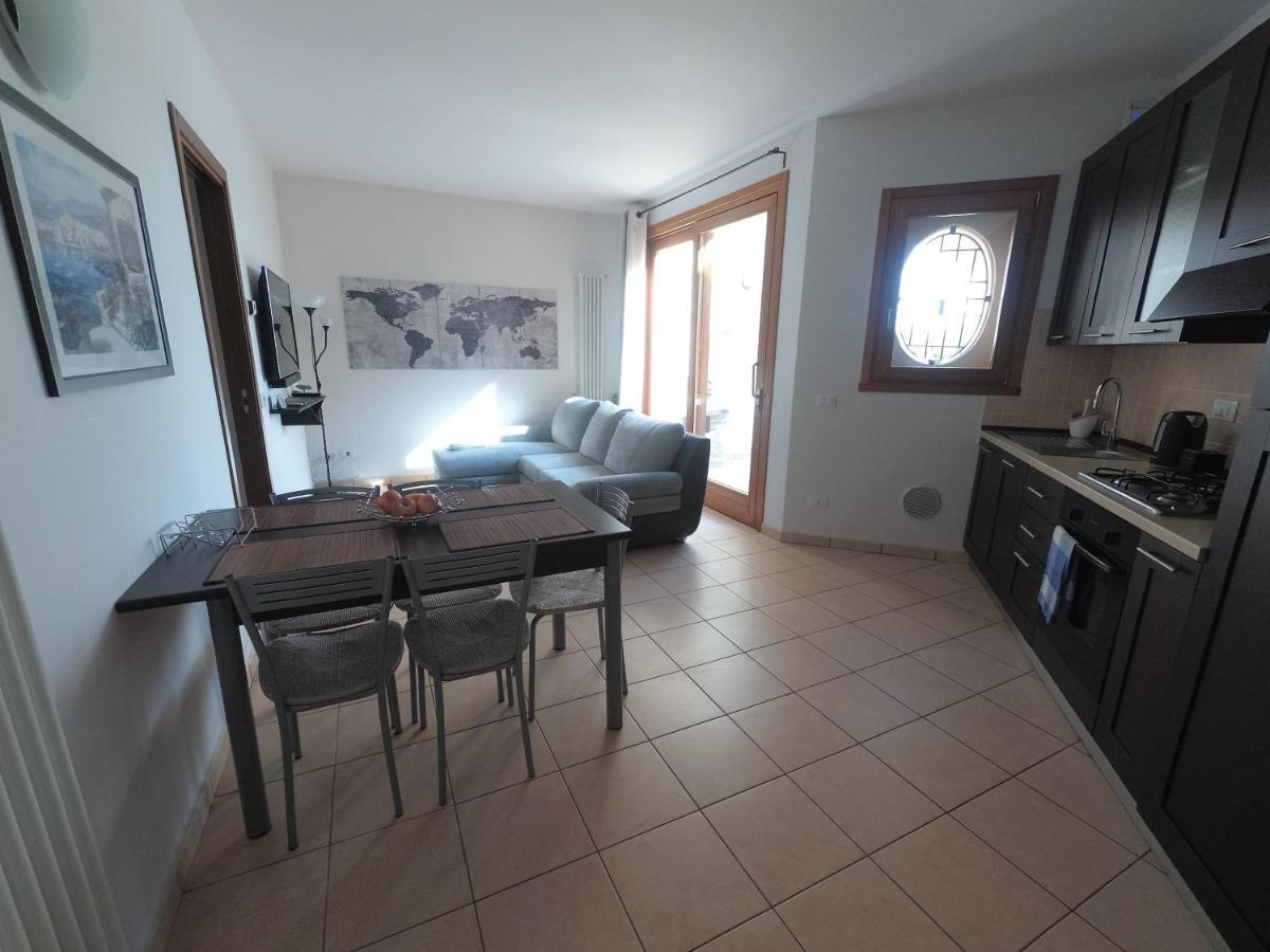 מנרבה דל גארדה Blu & Green Appartment מראה חיצוני תמונה