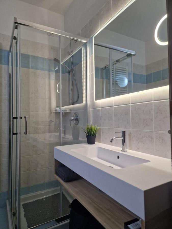 מנרבה דל גארדה Blu & Green Appartment מראה חיצוני תמונה